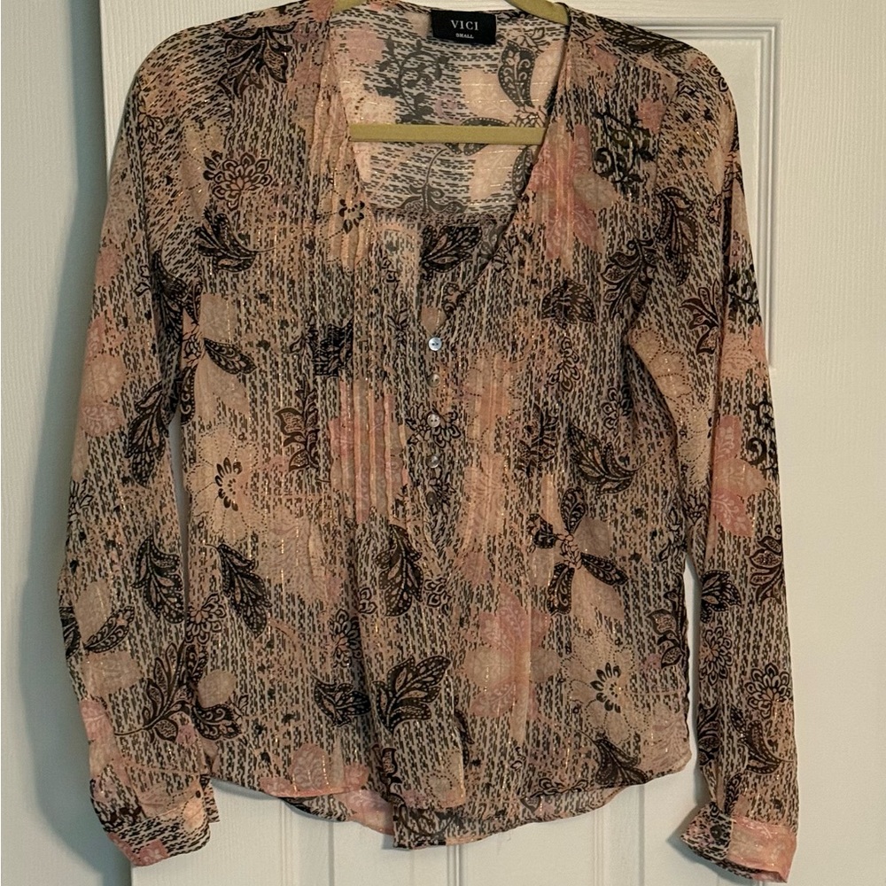 VICI Women's Black and Pink Floral Top